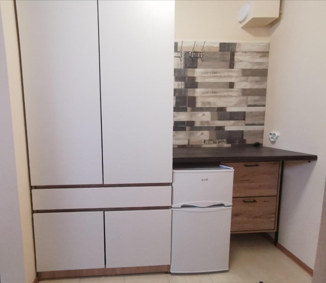 Къмпинг Градина - Апартамент С Две Спални В К-С Черноморска Звезда Apartment Chernomorets Bagian luar foto