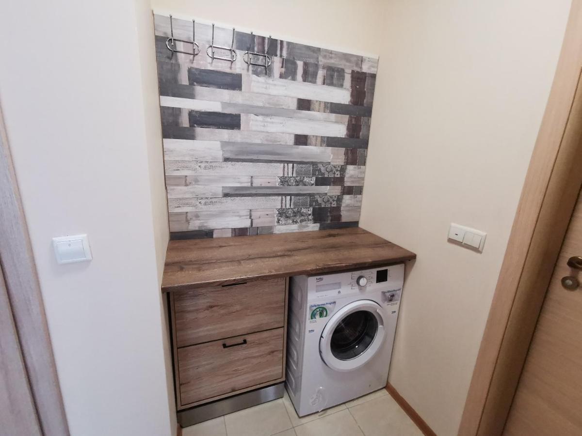 Къмпинг Градина - Апартамент С Две Спални В К-С Черноморска Звезда Apartment Chernomorets Bagian luar foto