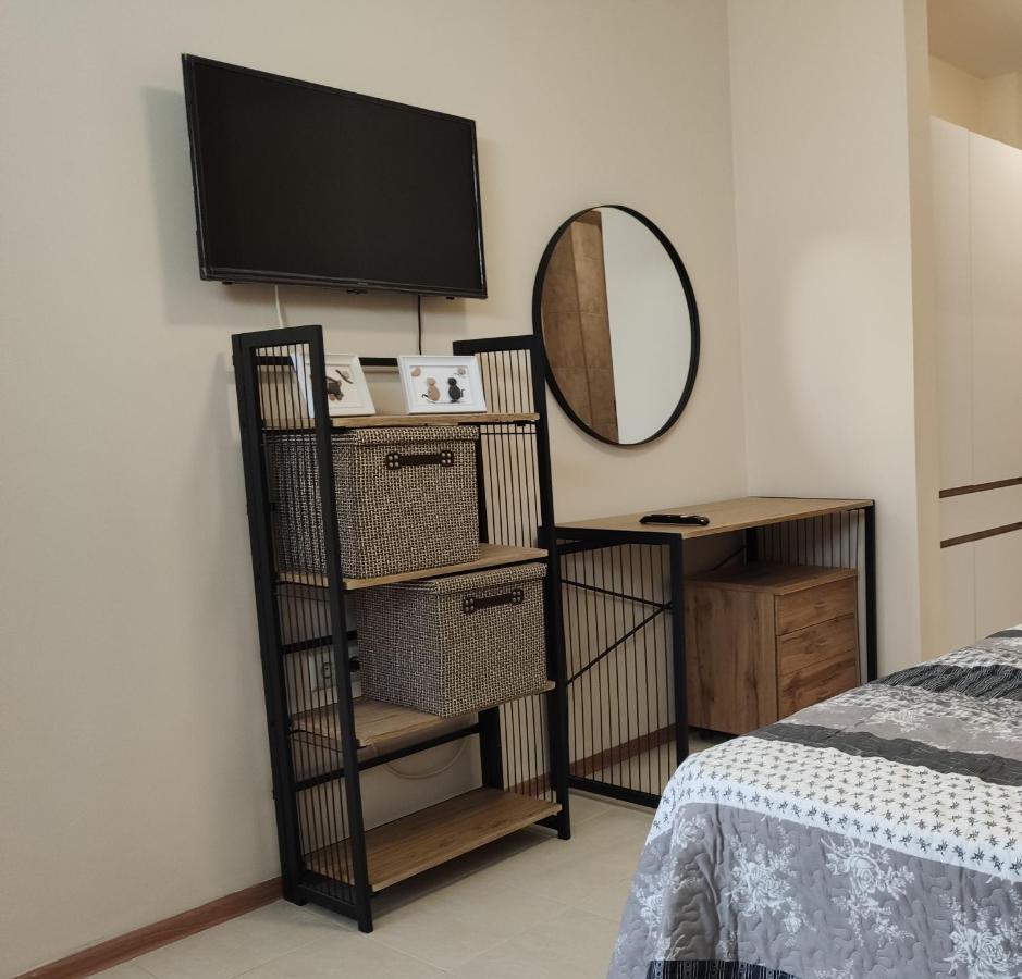 Къмпинг Градина - Апартамент С Две Спални В К-С Черноморска Звезда Apartment Chernomorets Bagian luar foto